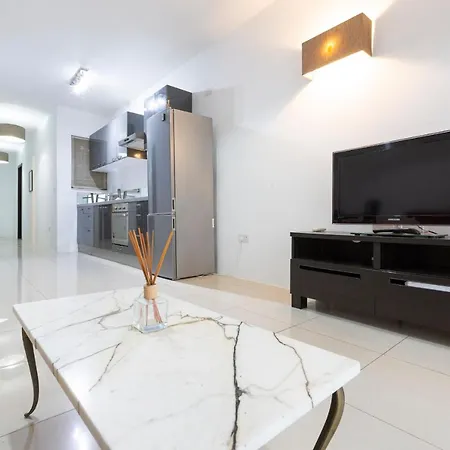 2 Bedroom Apartment-hosted By Sweetstay Σλιέμα