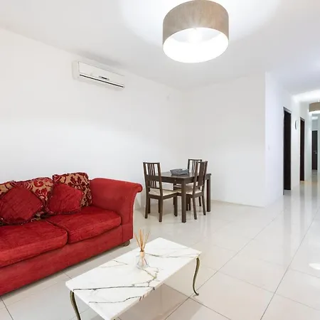 2 Bedroom Apartment-hosted By Sweetstay *