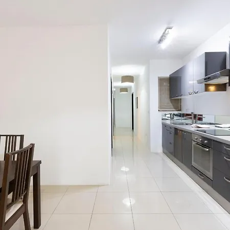 2 Bedroom Apartment-hosted By Sweetstay *