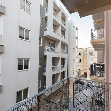 2 Bedroom Apartment-hosted By Sweetstay * Sliema